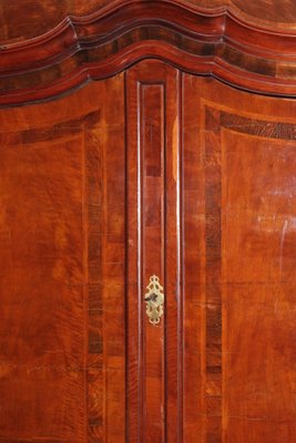 Antiker Deutscher Barock Eiche Und Nussholz Schrank 1740 Bei