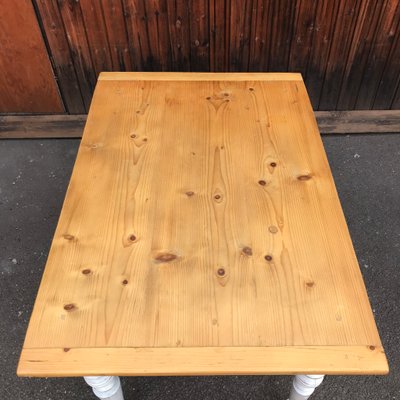 Table De Salle A Manger Ancienne En Bois Tendre Et Hetre En Vente