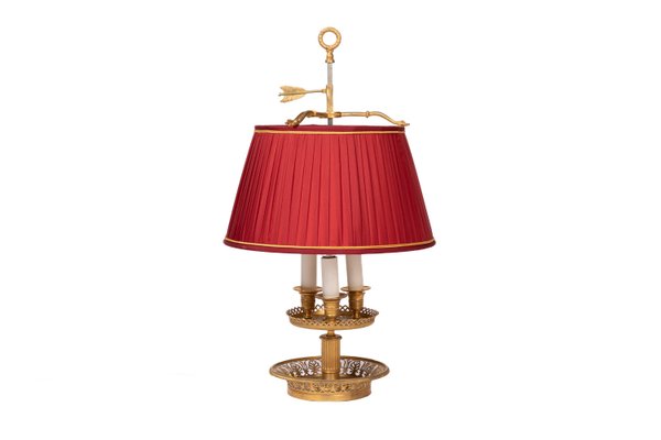 Lampada da tavolo antica in bronzo dorato, fine XX secolo Lampada da tavolo antica in bronzo dorato, fine XX secolo