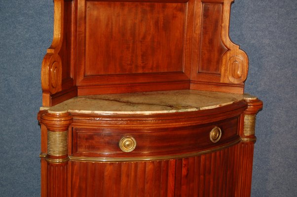 Mueble esquinero Luis XVI antiguo de caoba bronce dorado en venta en Pamono