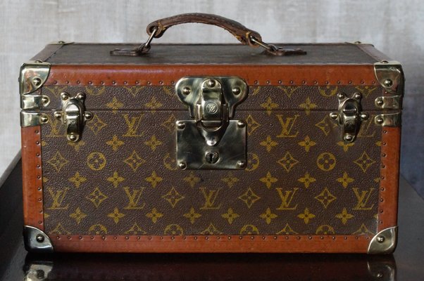 Vanity Case By Louis Vuitton 1920s For, Vintage Style Vanity Case