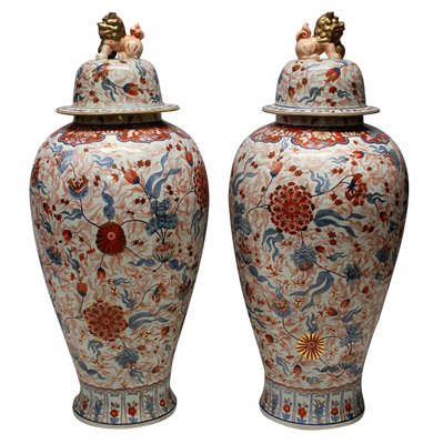 Large Antique Japanese Imari Floor Vases Set Of 2 For Sale At Pamono