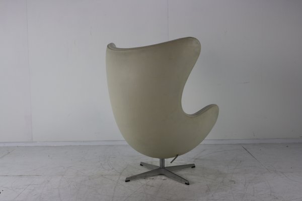 Leather Egg Lounge Chair By Arne, White Leather Egg Chair