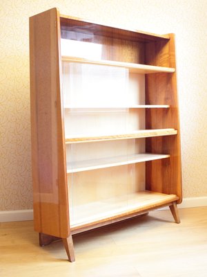 Vintage Regal von Tatra Nabytok, 1970er bei Pamono kaufen Vintage Regal aus Holz, 1970er bei Pamono kaufen