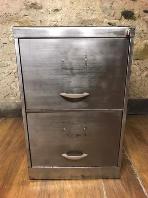 Vintage Industrial Metal Cabinets 1980s Set Of 2 Bei Pamono Kaufen