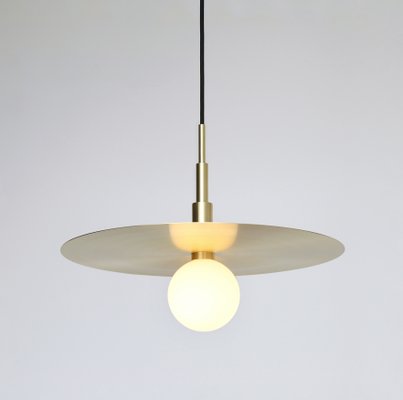 Pidgin iets Mevrouw Spinode Minimal Modern Design Pendant Lamp With Brass Flat Disc from  Balance Lamp for sale at Pamono