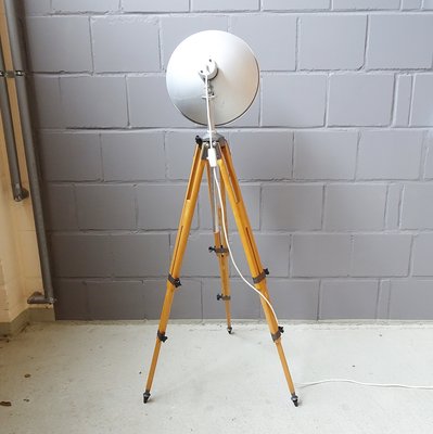 adjustable tripod floor lamp