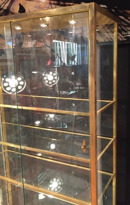 Vintage Brass And Art Glass Cabinet Bei Pamono Kaufen