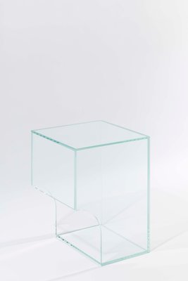 Gestreept ironie Kleverig Arch 01.2 Clear Glass Side Table by Barh.design for sale at Pamono