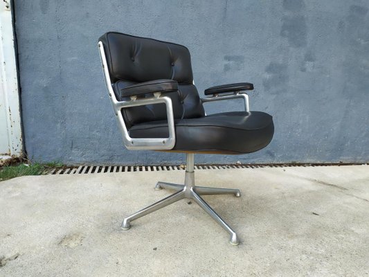 Leather Lobby Desk Chair By Charles Ray Eames For Herman Miller