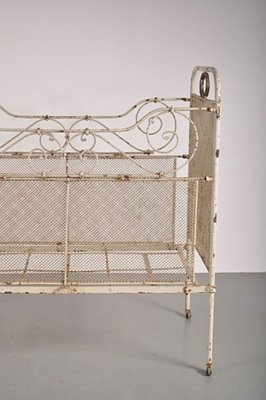art van furniture baby cribs