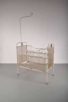 1950s baby crib