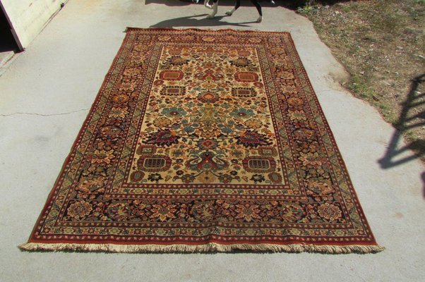 Middle East Wool Carpet By Tefzet, What Are Good Rugs Made Of