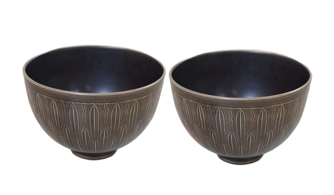 Inspicere job skuffet Large Vintage Danish Ceramic Bowls by Nils Thorsson for Alumina, 1930s, Set  of 2 for sale at Pamono