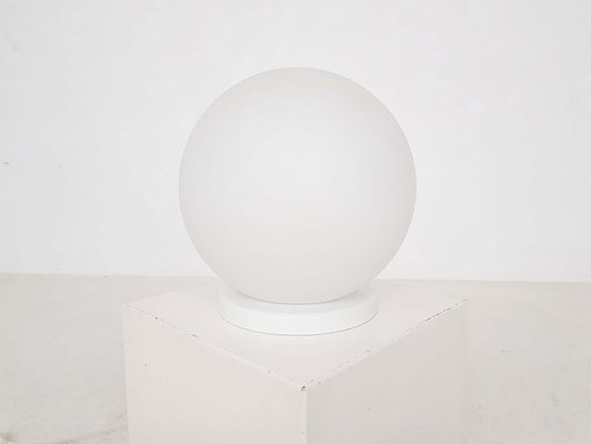 globe table lamp