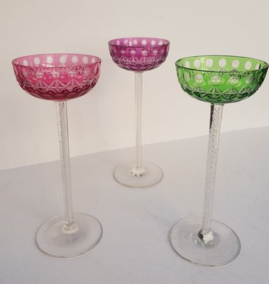 https://cdn20.pamono.com/p/g/6/5/655772_zvq23h0s0p/antique-liquor-glasses-with-filigree-edges-from-josephinenhuette-set-of-3-5.jpg