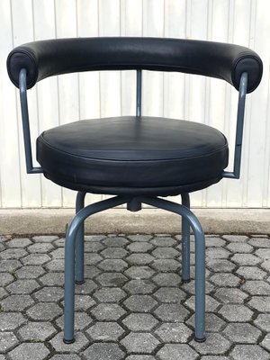 Le corbusier swivel chair online