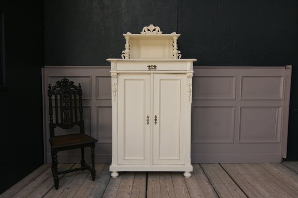 Antiker Jugendstil Schrank In Creme Bei Pamono Kaufen