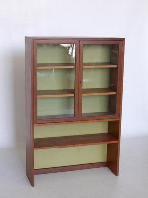 Vintage Gl Display Cabinets From G Plan Set Of 2 Bei Pamono Kaufen Vintage Gl Display Cabinets From G