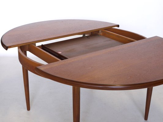 Table De Salle A Manger Ronde Extensible En Teck De G Plan 1960s En Vente Sur Pamono