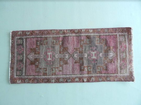Small Hand Made Bath Mat Or Kitchen Sink Rug 1970s Bei Pamono Kaufen Small Hand Made Bath Mat Or Kitchen