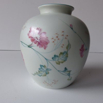 洋書 Porzellanmalerei Faszination Rosen Hand Painted Porcelain Vase by M.S. for Rosenthal Germany