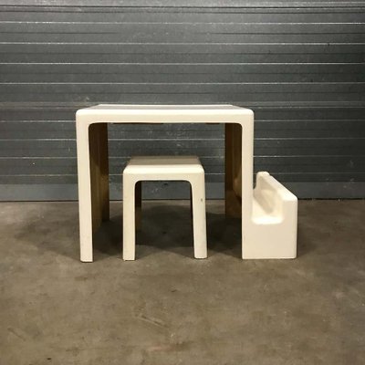 Cremefarbene Kinder Schreibtisch Und Hocker Set Aus Kunststoff