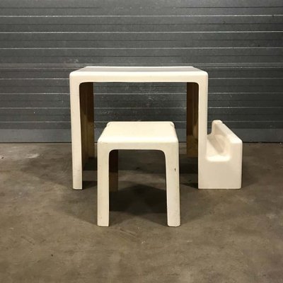Cremefarbene Kinder Schreibtisch Und Hocker Set Aus Kunststoff