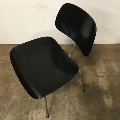 Sillas De Comedor Dcm Negras De Charles Ray Eames Para Vitra 2000s Juego De 4 En Venta En Pamono