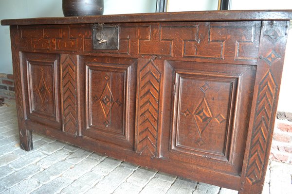 Commode Couverture 17eme Siecle En Chene En Vente Sur Pamono
