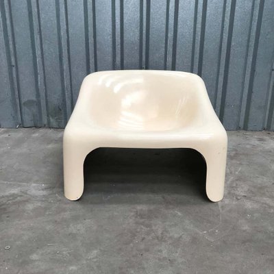 Off-White Plastic Easy Chair, sale at Pamono