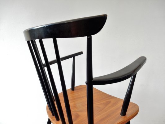 Mid Century Black And Wooden Spindle Armchair Bei Pamono Kaufen