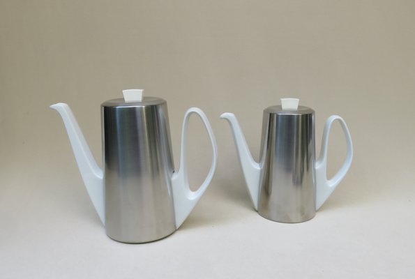 https://cdn20.pamono.com/p/g/6/7/674185_qz8o80nkm5/mid-century-coffee-pots-from-wmf-1960s-set-of-2-3.jpg