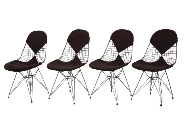 Modell Dkr 2 Esszimmerstuhle Von Charles Ray Eames Fur Herman Miller 1950er 4er Set Bei Pamono Kaufen