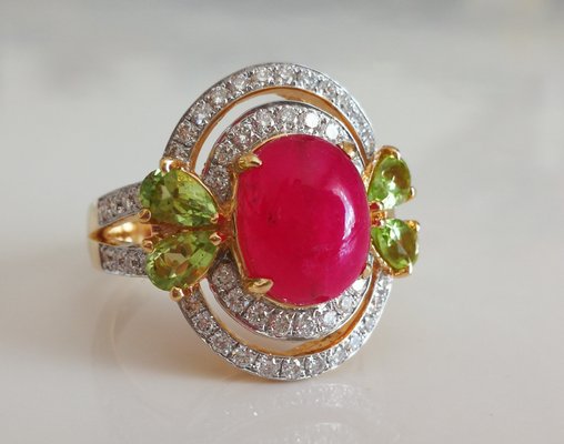Ring Aus 18 Kt Gelbgold Mit Rotem Bergkristall Diamanten Peridot Bei Pamono Kaufen