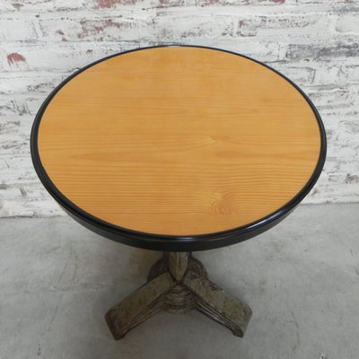Iron Leg Coffee Table - Vasco Industrial Furniture 3 Iron Leg And White Marble Top Coffee Table Fusion Furniture Store / Find a great selection of wood coffee tables, metal accent tables, storage tables & more.