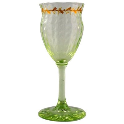 Verre à Vin en Verre Vert Clair Soufflé à la Bouche par Emile