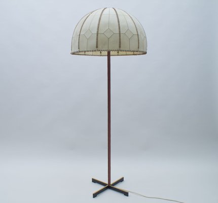 Stehlampe mit Genietetem Schirm von Kaiser Idell Kaiser Leuchten, 1960er Stehlampe mit Genietetem Schirm von Kaiser Idell Kaiser Leuchten, 1960er
