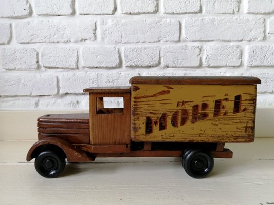 Vieux Camion En Bois Années 50 – Jouet Ancien Pour Collection (3 Roues Fendues)