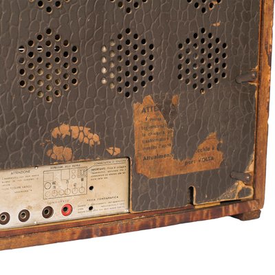 Magnadyne Antica radio in bachelite Magnadyne 