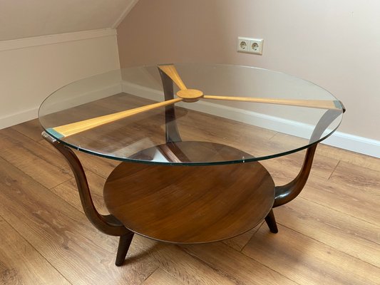 Runder Italienischer Mid-Century Ik Couchtisch aus Holz & Glas, 1950er bei Pamono kaufen