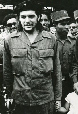 Che Guevara mit seiner Tochter, 1959 bei Pamono kaufen