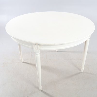 Antique Gustavian White Round Dining, Antique White Round Dining Table