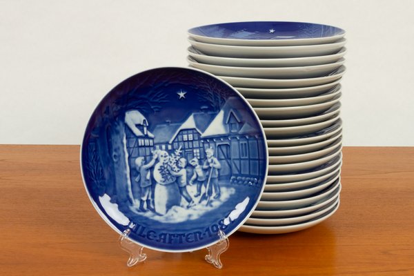 Bing And Grondle Christmas Plate 2022 Vintage Danish Christmas Plates From Bing & Grondahl, Set Of 23 For Sale At  Pamono