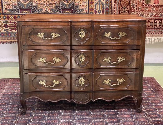 Commode A Tiroirs Louis Xv En Noyer 18eme Siecle En Vente Sur Pamono