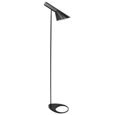 Schwarze Stehlampe Von Arne Jacobsen Fur Louis Poulsen Bei Pamono Kaufen Arne Jacobsen Stehlampe