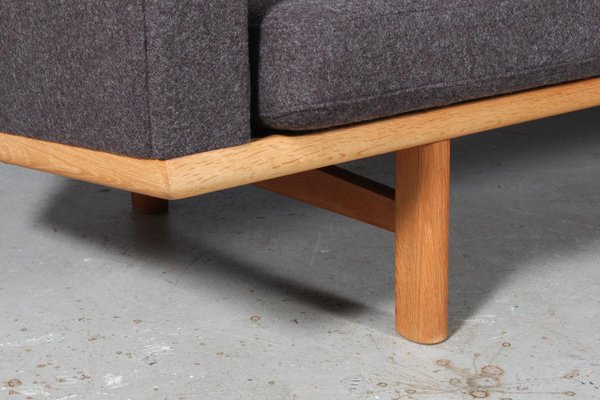 3-Seat Sofa by Hans J. Wegner for Getama for sale at Pamono