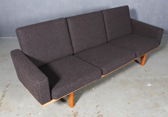 3-Seat Sofa by Hans J. Wegner for Getama for sale at Pamono