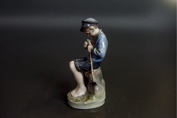 Vintage Nr. 905 Boy Curving a Stick Figurine from Royal Copenhagen