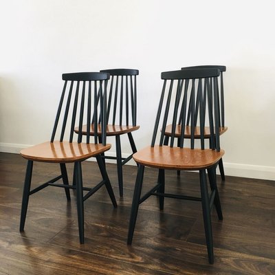 Spindle Back Dining Chairs In The Style, Black Spindle Dining Chairs Set Of 4
